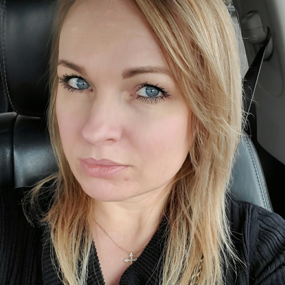 Meet your Posher, Dina